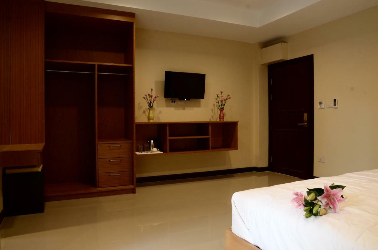 Bb Residence Pattaya Bagian luar foto